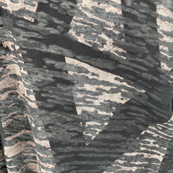 Roxy Semi-Sheer Wearable Art Tee Size Small - Picture 4 of 7